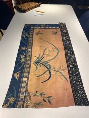 Two Chinese embroidered silk cloths with 'hundred boys' and 'birds and flowers' design, 19th C. — 照片 15