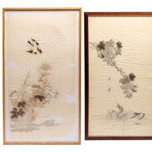 Two Chinese embroidered silk panels, 19/20th C. — 照片 1