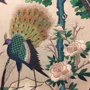 Two Chinese embroidered silk pien mien fans with ivory handle, 18/19th C. — 照片 11