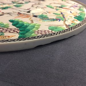 Two Chinese embroidered silk pien mien fans with ivory handle, 18/19th C. — 照片 42