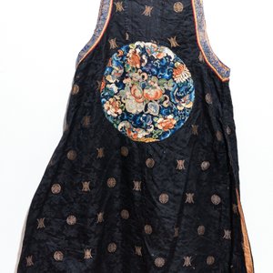 Two Chinese embroidered silk woman’s clothes, 19th C. — 照片 6