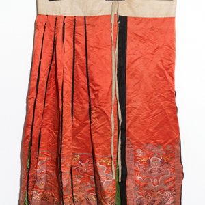 Two Chinese embroidered silk woman’s clothes, 19th C. — 照片 7