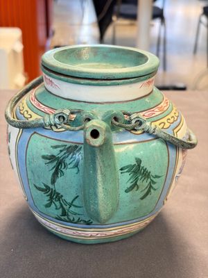 Two Chinese enamelled Yixing stoneware teapots, 19th C. — photo 14