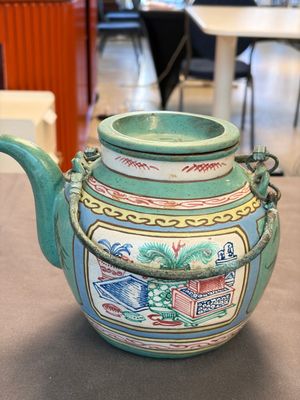 Two Chinese enamelled Yixing stoneware teapots, 19th C. — photo 15