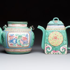Two Chinese enamelled Yixing stoneware teapots, 19th C. — photo 2
