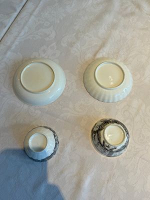 Two Chinese export grisaille cups and saucers and a plate, Qianlong — 照片 6