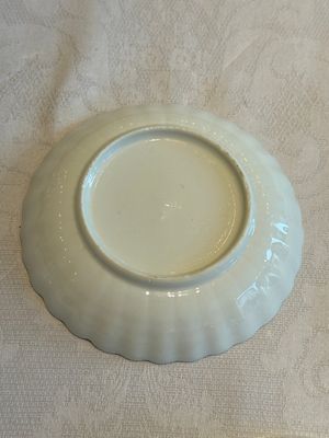 Two Chinese export grisaille cups and saucers and a plate, Qianlong — 照片 8
