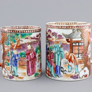 Two Chinese export porcelain mandarin pattern mugs with dragon handles, Qianlong, 18th C. — photo 1