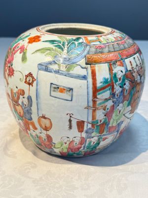 Two Chinese famille rose '100 Boys' jars, 19th C. — 照片 3