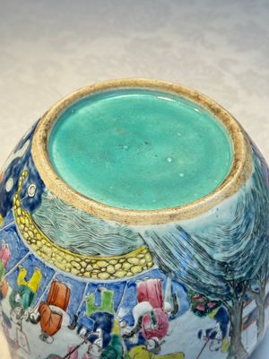Two Chinese famille rose '100 Boys' jars, 19th C. — 照片 37