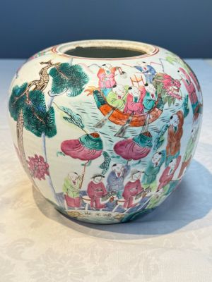 Two Chinese famille rose '100 Boys' jars, 19th C. — 照片 5