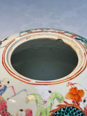 Two Chinese famille rose '100 Boys' jars, 19th C. — 照片 8