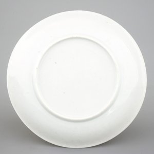 Two Chinese famille rose and gilt porcelain cups and saucers, Yongzheng, 1722-1735 — photo 4