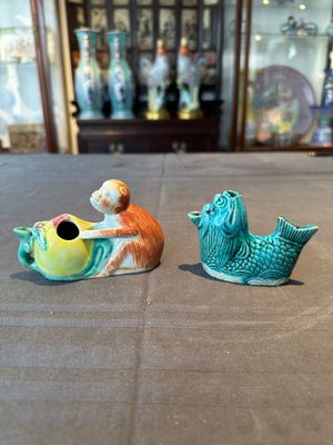 Two Chinese famille rose and turquoise-glazed water droppers, Kangxi/Qianlong — photo 1