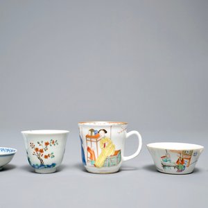 Two Chinese famille rose and verte cups and three small bowls, various marks, 18/19th C. — 照片 1