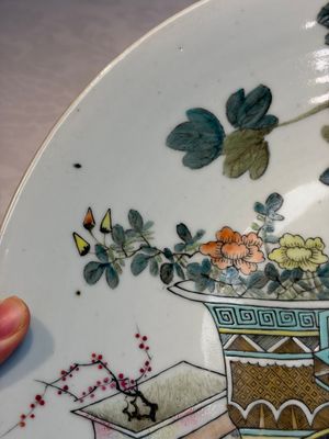 Two Chinese famille rose 'Antiquities' dishes, Guangxu marks, 19/20th C. — foto 2