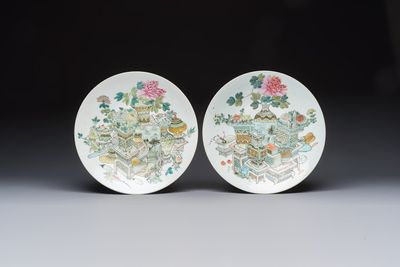 Two Chinese famille rose 'Antiquities' dishes, Guangxu marks, 19/20th C.