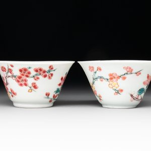 Two Chinese famille rose 'birds on flowering branches' cups and saucers, Yongzheng — 照片 6