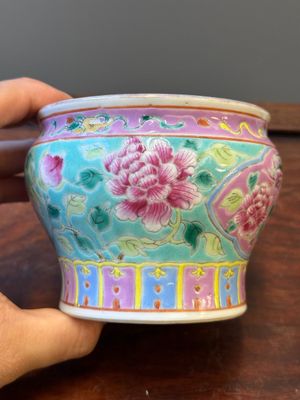 Two Chinese famille rose bowls for the Straits or Peranakan market, 19th C. — photo 9