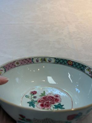 Two Chinese famille rose bowls with flowers and geese, Qianlong — photo 19