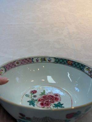 Two Chinese famille rose bowls with flowers and geese, Qianlong — photo 20