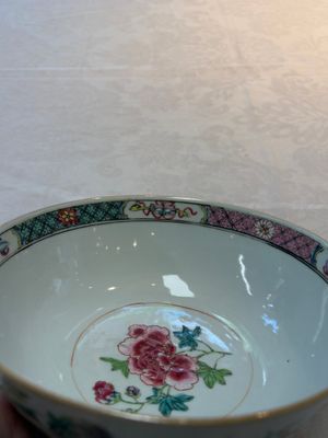 Two Chinese famille rose bowls with flowers and geese, Qianlong — photo 21