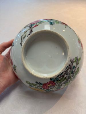 Two Chinese famille rose bowls with flowers and geese, Qianlong — photo 23
