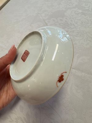 Two Chinese famille rose 'Brocade Ball' saucers, Tongzhi mark and of the period — photo 11