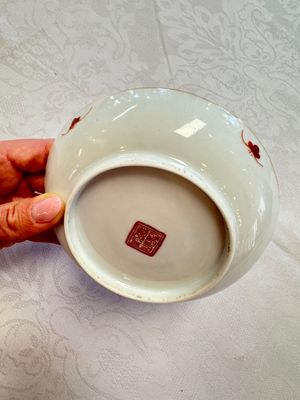 Two Chinese famille rose 'Brocade Ball' saucers, Tongzhi mark and of the period — photo 20