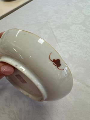 Two Chinese famille rose 'Brocade Ball' saucers, Tongzhi mark and of the period — photo 9