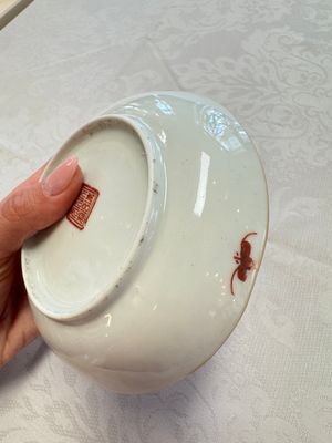 Two Chinese famille rose 'Brocade Ball' saucers, Tongzhi mark and of the period — photo 10