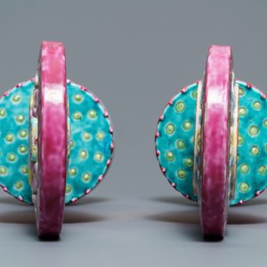 Two Chinese famille rose Buddhist altar ornaments, Qianlong mark, 19th C. — 照片 6