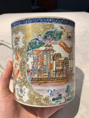 Two Chinese famille rose Canton export boat scene mugs, Qianlong — photo 3