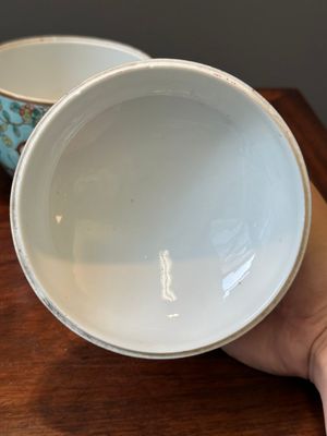 Two Chinese famille rose 'chupu' bowls and covers for the Straits or Peranakan market, Guangxu mark and of the period — photo 8