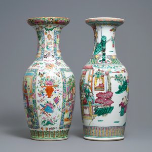 Two Chinese famille rose 'court scene' vases, 19th C. — photo 4