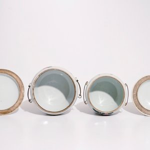 Two Chinese famille rose covered bowls and two ginger jars, 19th C. — photo 12