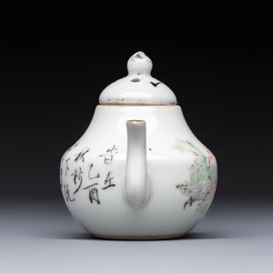 Two Chinese famille rose covered teapots and a qianjiang cai covered teapot, signed Wang Shaowei 王少維, 19th C. — foto 11