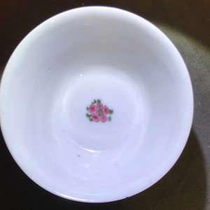 Two Chinese famille rose cups and saucers, Yongzheng/Qianlong — 照片 13