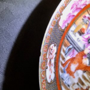 Two Chinese famille rose cups and saucers, Yongzheng/Qianlong — 照片 16
