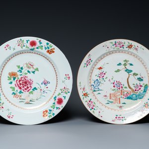 Two Chinese famille rose dishes and a pair of cold-painted monochrome white dishes, Qianlong — photo 4