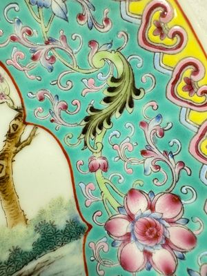 Two Chinese famille rose dishes and a plate with elegant beauties, Qianlong marks, 20th C — photo 19