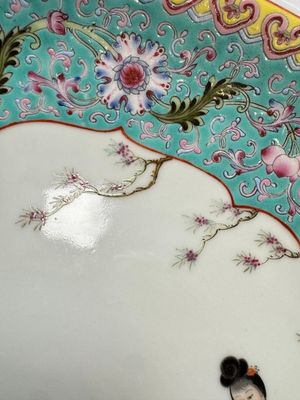 Two Chinese famille rose dishes and a plate with elegant beauties, Qianlong marks, 20th C — photo 20