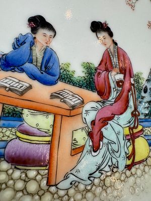 Two Chinese famille rose dishes and a plate with elegant beauties, Qianlong marks, 20th C — photo 7