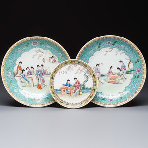 Two Chinese famille rose dishes and a plate with elegant beauties, Qianlong marks, 20th C — photo 1