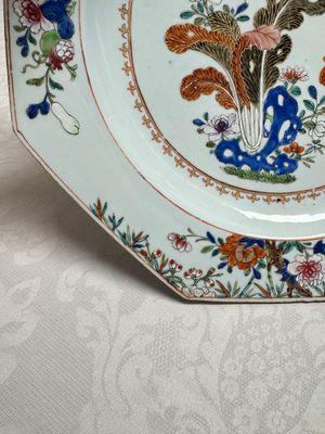 Two Chinese famille rose dishes with floral design, Yongzheng/Qianlong — photo 12