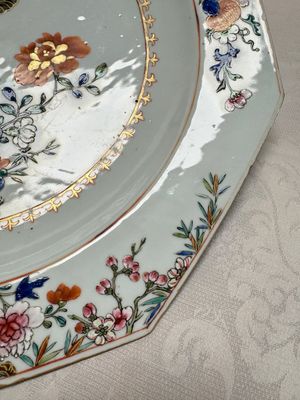 Two Chinese famille rose dishes with floral design, Yongzheng/Qianlong — photo 16