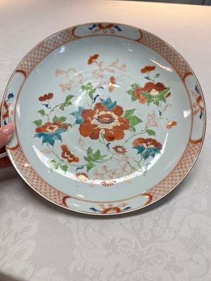 Two Chinese famille rose dishes with floral design, Yongzheng/Qianlong — photo 2