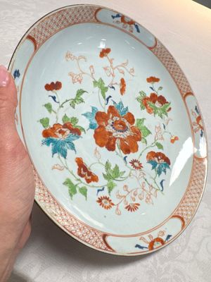 Two Chinese famille rose dishes with floral design, Yongzheng/Qianlong — photo 7