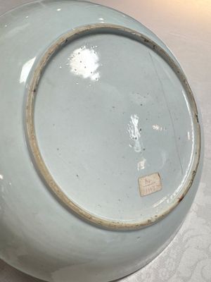 Two Chinese famille rose dishes with floral design, Yongzheng/Qianlong — photo 9