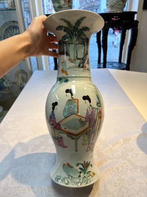 Two Chinese famille rose 'Elegant Beauties' vases, one with a Guan Yao Nei Zao 官窯內造 mark, signed Luo Su Shi 羅宿氏 and dated 1931, the other 19th C. — photo 1